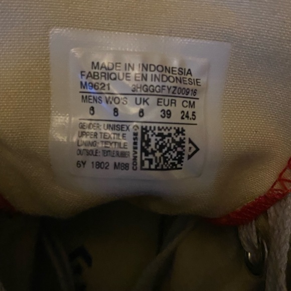 White converse sneakers size 8 - Picture 4 of 15